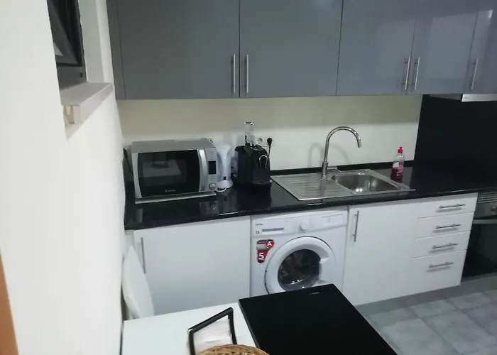 House 3* אבאירו